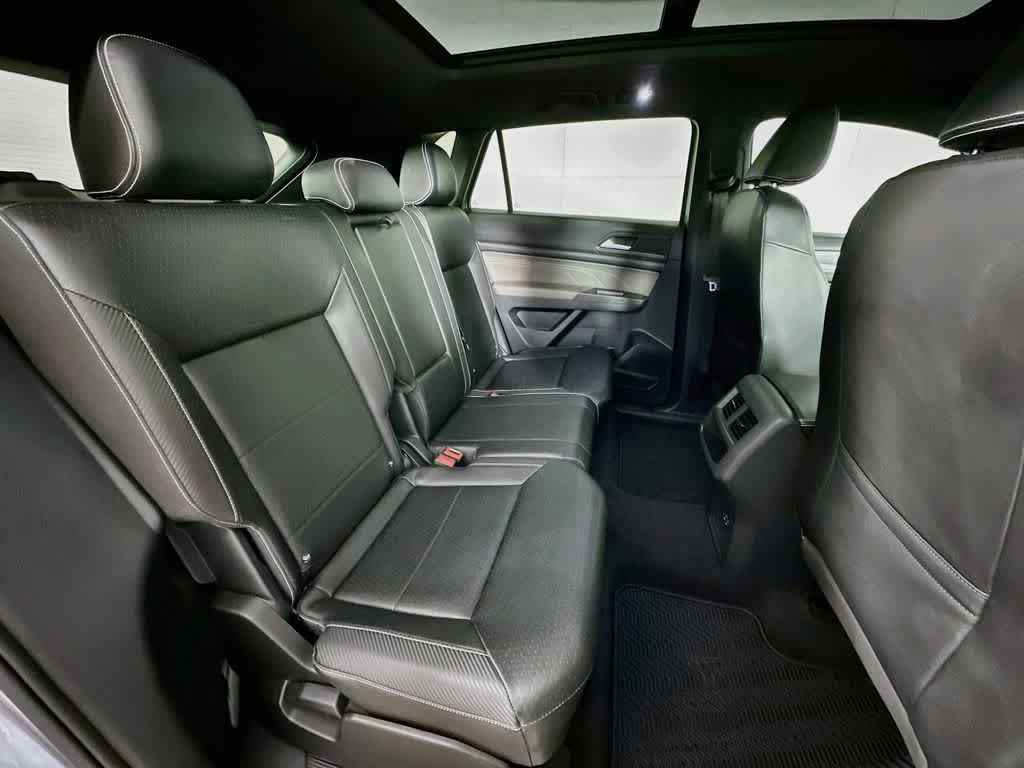 Volkswagen Atlas Cross Sport 2.0T SEL R-Line Negro 2023