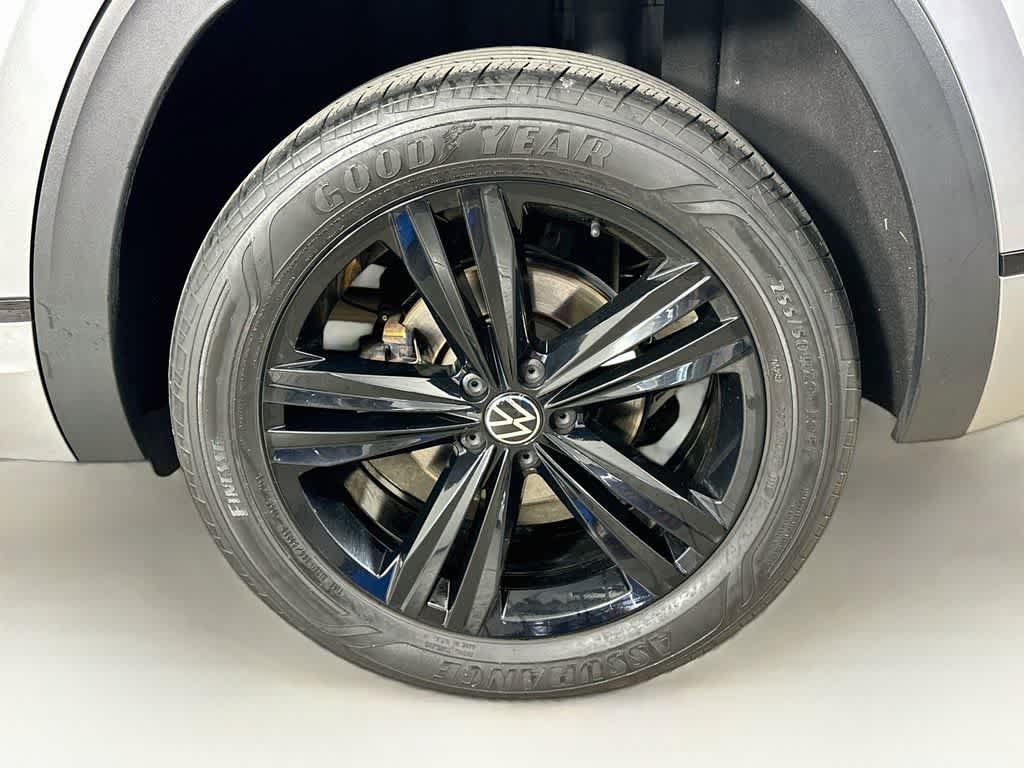 Volkswagen Atlas Cross Sport 2.0T SEL R-Line Negro 2023