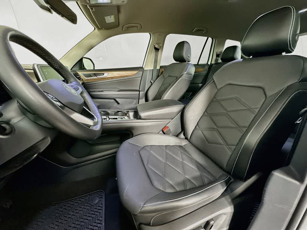Volkswagen Atlas 2.0T SE con paquete Technology de 2024
