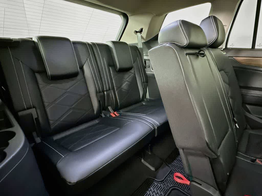 Volkswagen Atlas 2.0T SE con paquete Technology de 2024