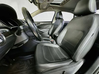 Volkswagen Passat 1.8T SE con paquete Technology de 2016