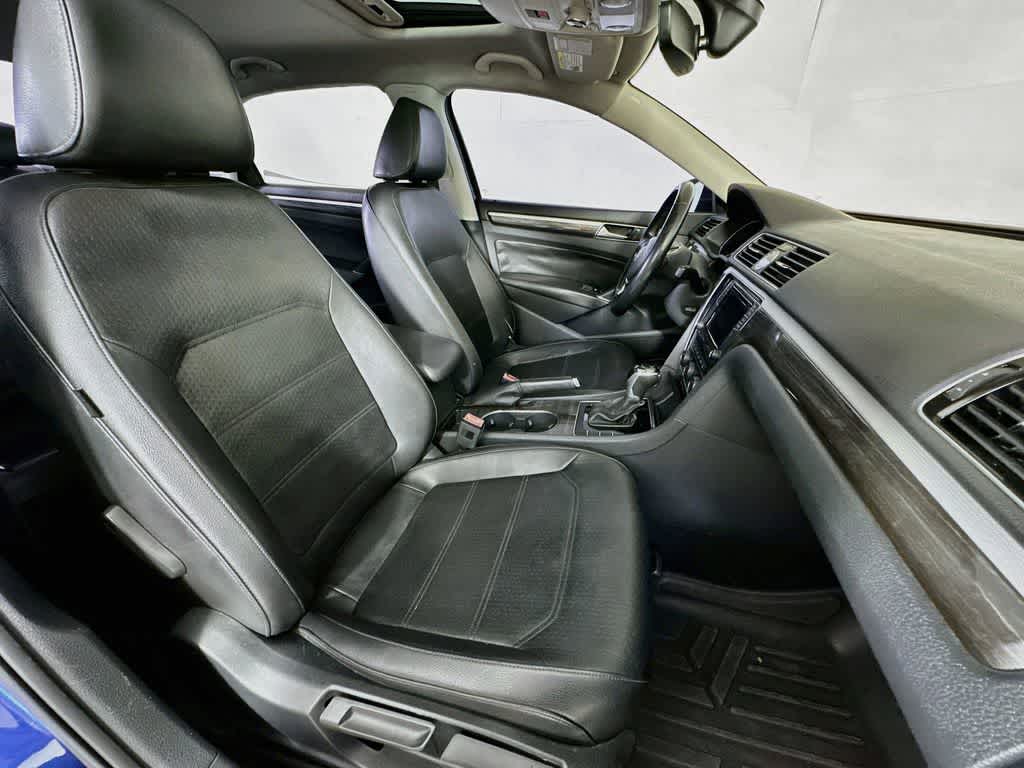 Volkswagen Passat 1.8T SE con paquete Technology de 2016