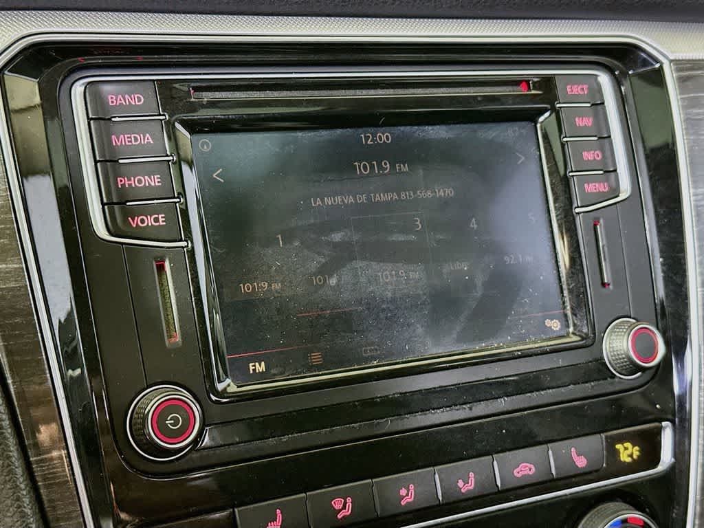 Volkswagen Passat 1.8T SE con paquete Technology de 2016