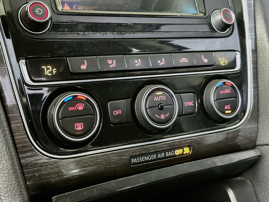 Volkswagen Passat 1.8T SE con paquete Technology de 2016