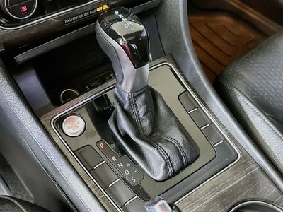 Volkswagen Passat 1.8T SE con paquete Technology de 2016