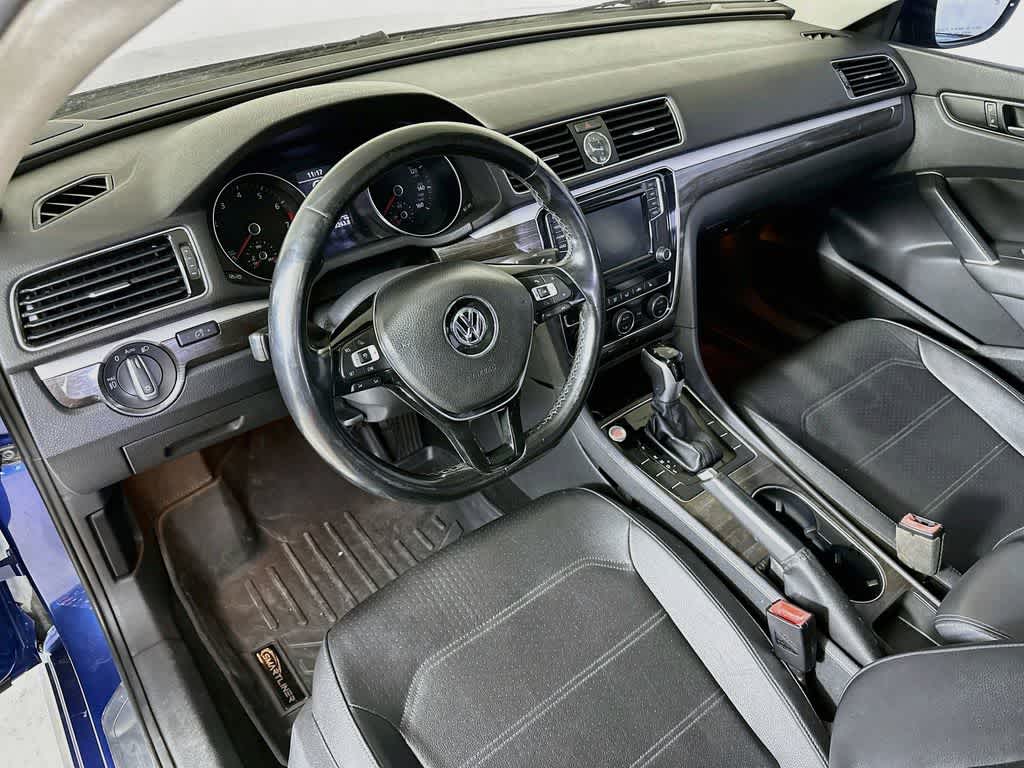 Volkswagen Passat 1.8T SE con paquete Technology de 2016