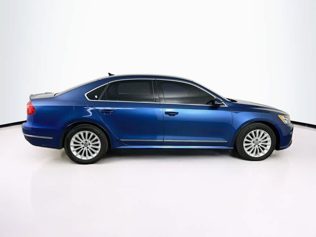 Volkswagen Passat 1.8T SE con paquete Technology de 2016