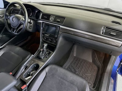 Volkswagen Passat 1.8T SE con paquete Technology de 2016