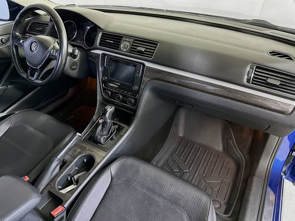 Volkswagen Passat 1.8T SE con paquete Technology de 2016