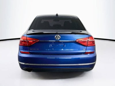 Volkswagen Passat 1.8T SE con paquete Technology de 2016