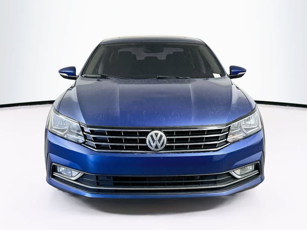 Volkswagen Passat 1.8T SE con paquete Technology de 2016