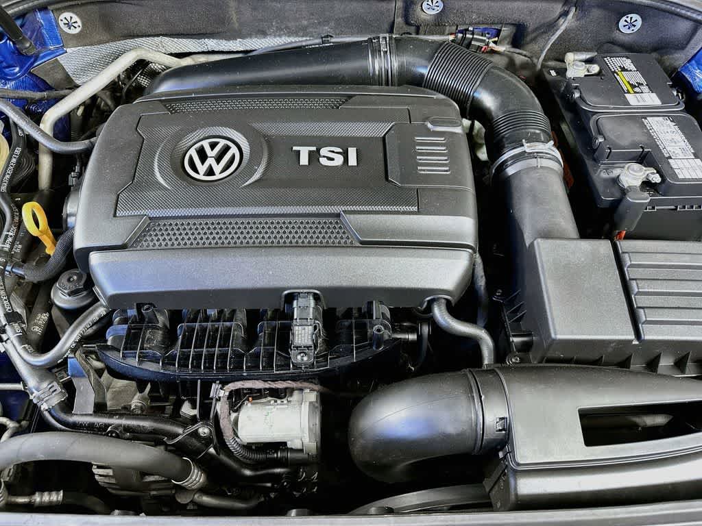 Volkswagen Passat 1.8T SE con paquete Technology de 2016