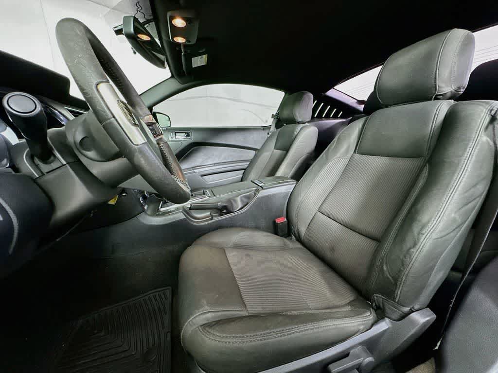 Ford Mustang V6 2014