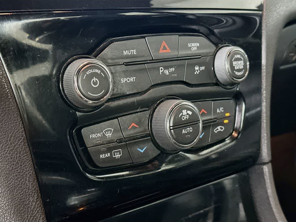 Chrysler 300 y 300S de 2021