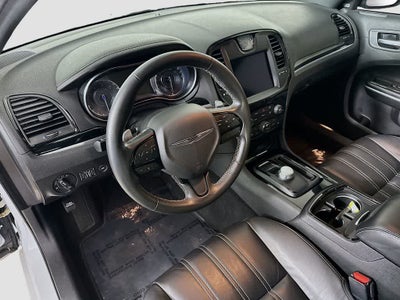 Chrysler 300 y 300S de 2021