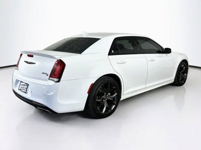Chrysler 300 y 300S de 2021
