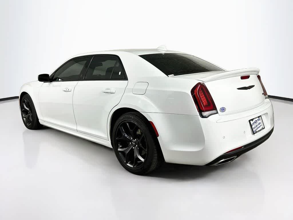 Chrysler 300 y 300S de 2021