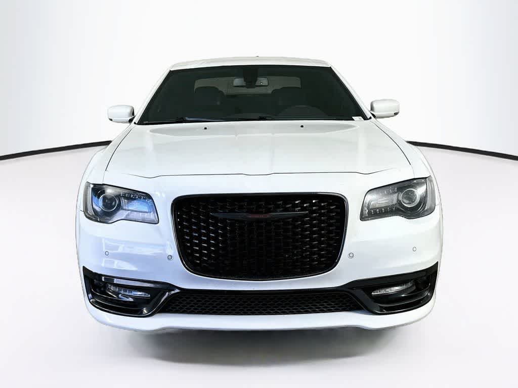 Chrysler 300 y 300S de 2021