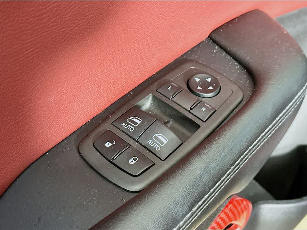 Dodge Challenger SXT 2021