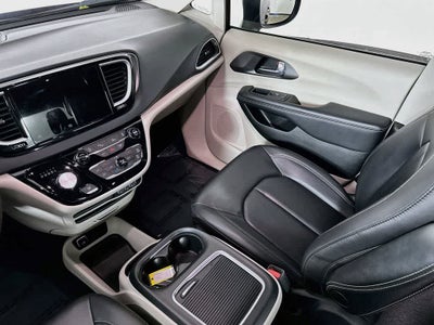 Chrysler Pacifica Touring L 2023