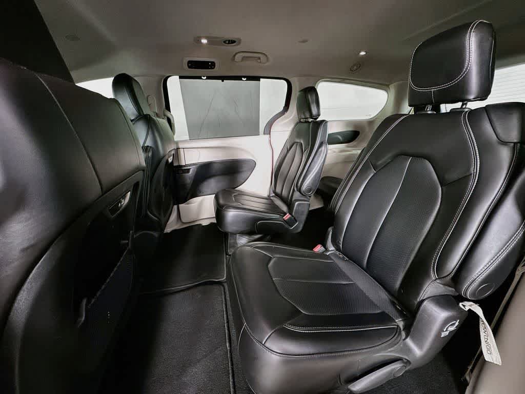 Chrysler Pacifica Touring L 2023