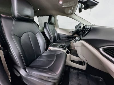 Chrysler Pacifica Touring L 2023