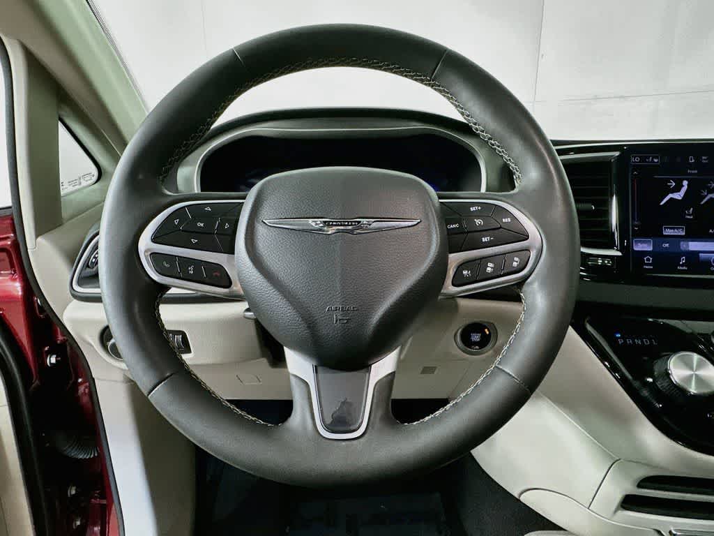 Chrysler Pacifica Touring L 2023