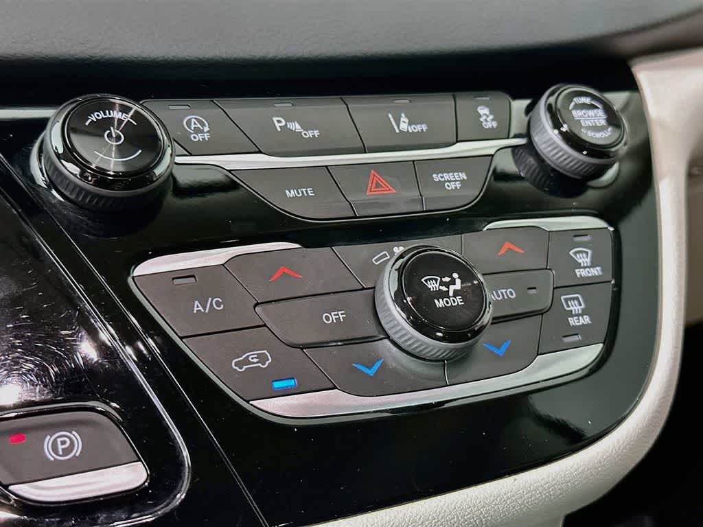 Chrysler Pacifica Touring L 2023