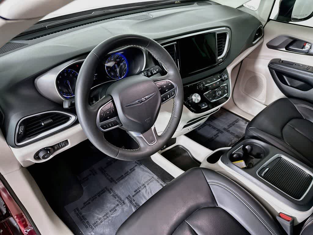 Chrysler Pacifica Touring L 2023