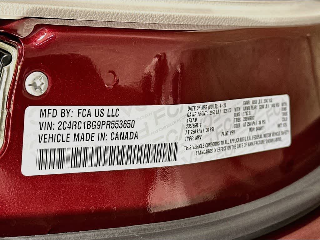 Chrysler Pacifica Touring L 2023