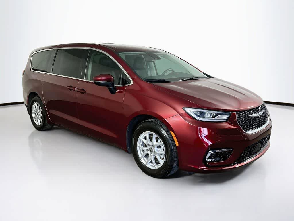 Chrysler Pacifica Touring L 2023