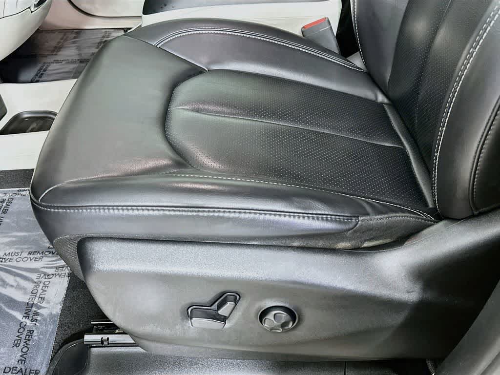 Chrysler Pacifica Touring L 2023