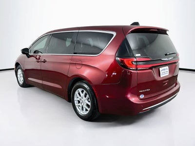 Chrysler Pacifica Touring L 2023