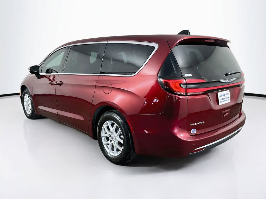 Chrysler Pacifica Touring L 2023