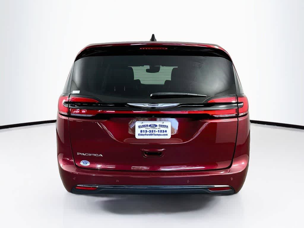 Chrysler Pacifica Touring L 2023