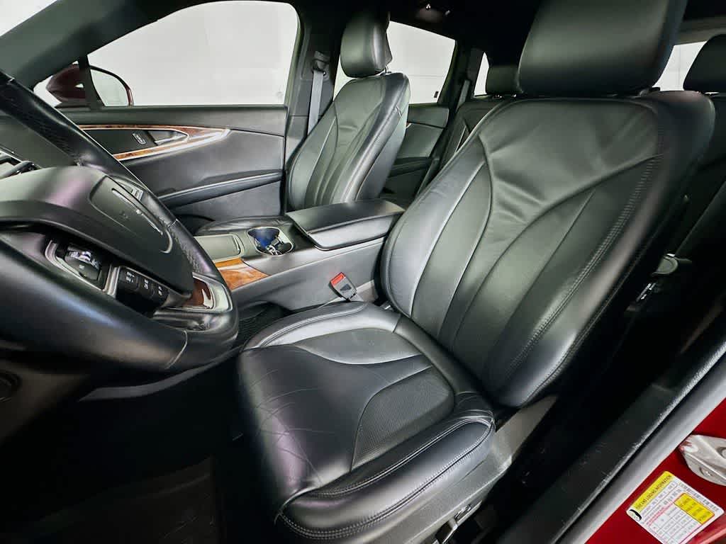 2019 Lincoln Nautilus Select