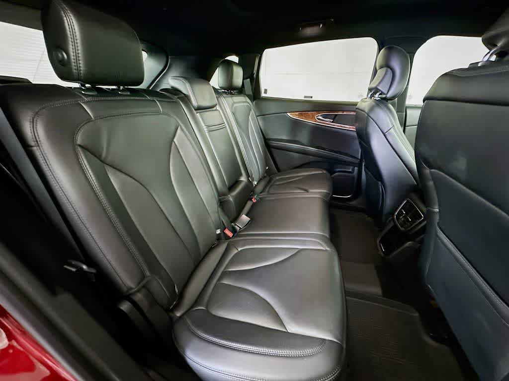 2019 Lincoln Nautilus Select