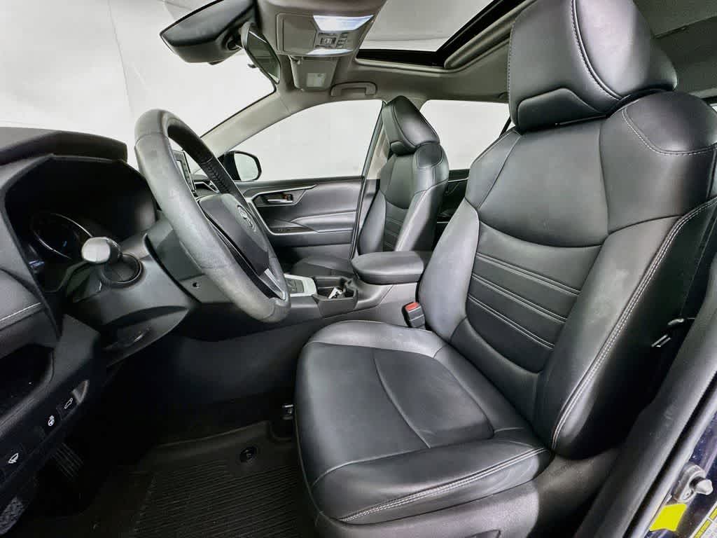 Toyota RAV4 Hybrid XLE Premium 2021