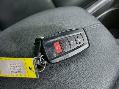 Toyota RAV4 Hybrid XLE Premium 2021