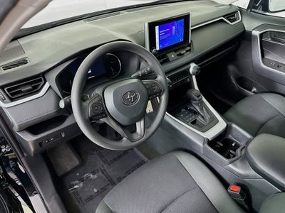 Toyota RAV4 LE 2025