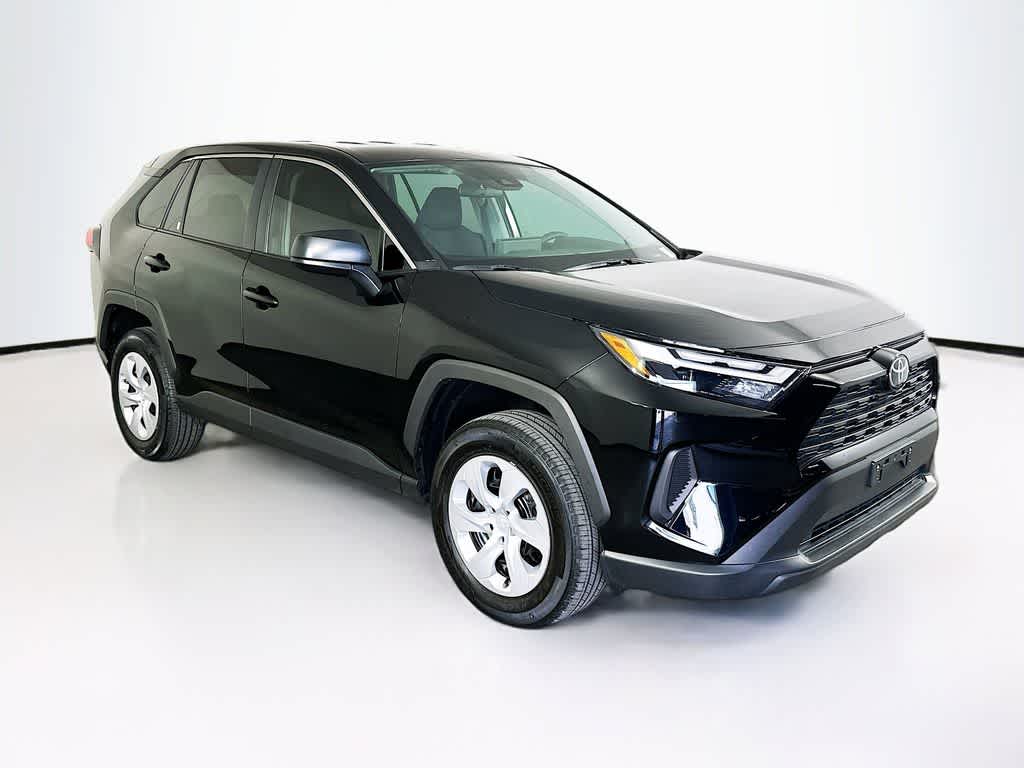 Toyota RAV4 LE 2025