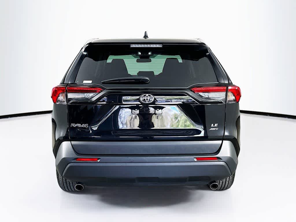 Toyota RAV4 LE 2025