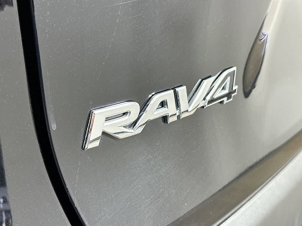 Toyota RAV4 LE 2025