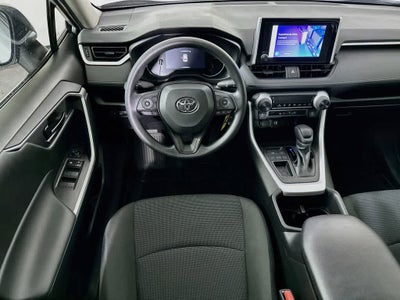Toyota RAV4 LE 2025