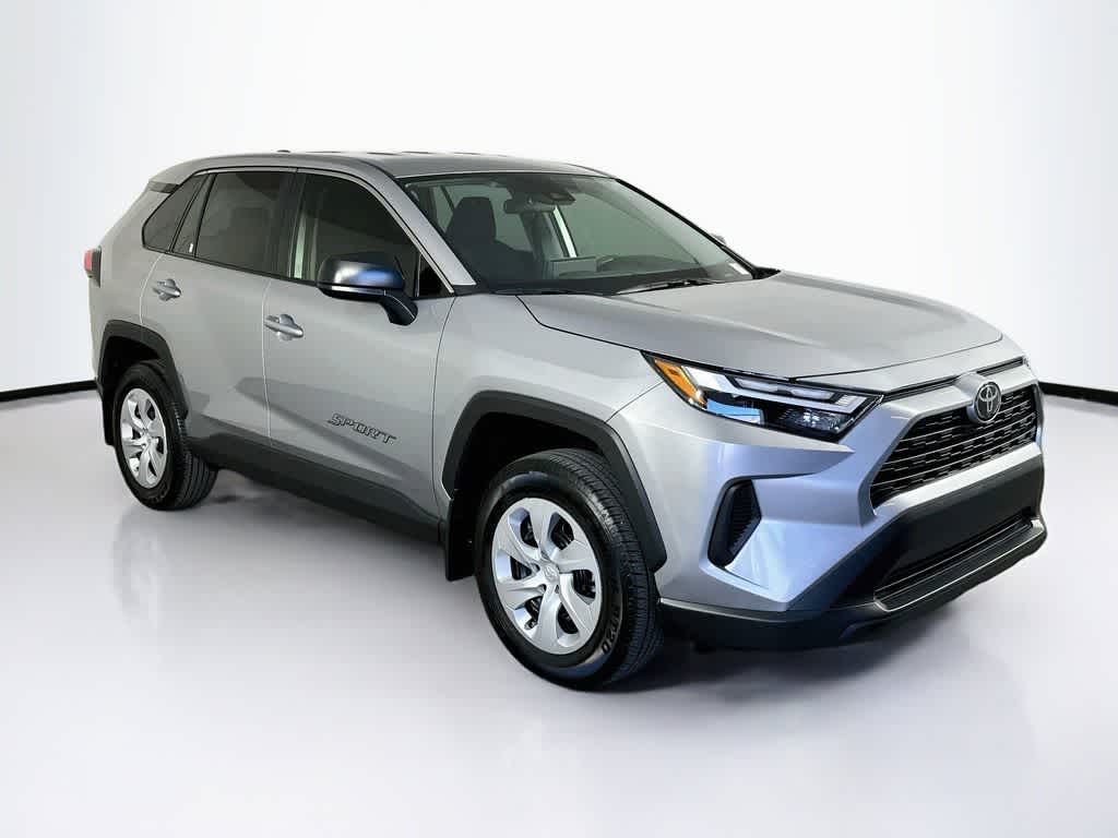 Toyota RAV4 LE 2025