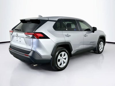Toyota RAV4 LE 2025