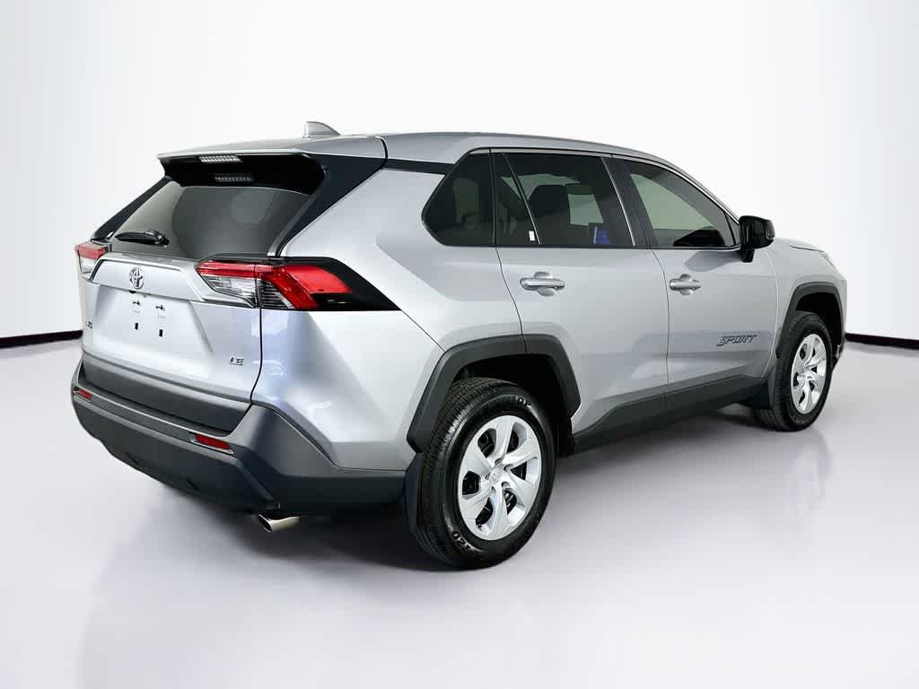 Toyota RAV4 LE 2025