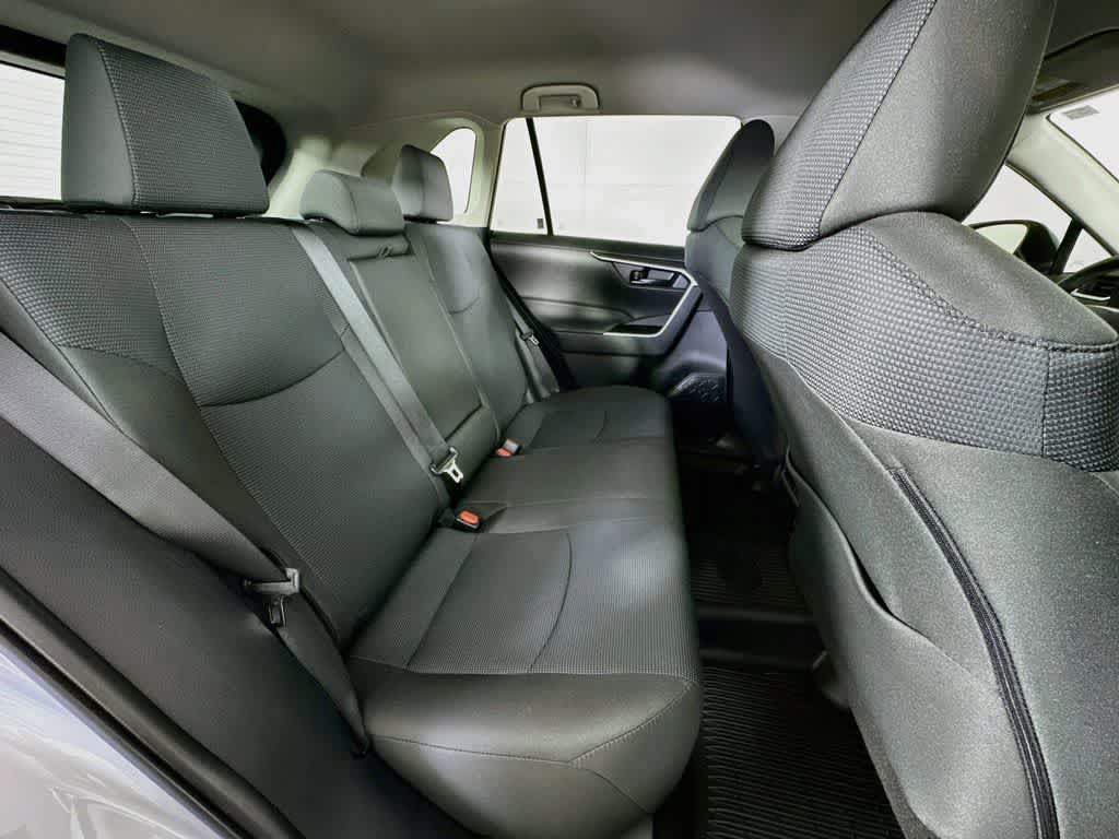 Toyota RAV4 LE 2025