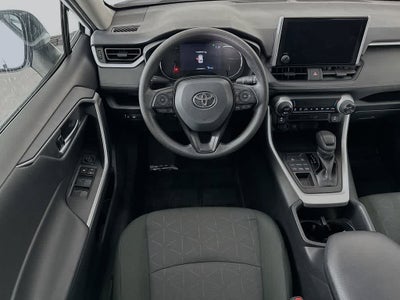 Toyota RAV4 XLE 2025