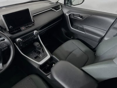 Toyota RAV4 XLE 2025